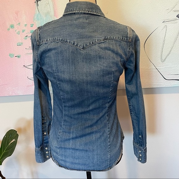 Levi's Tailored Fit Long Sleeve Denim Pearl Snap Shirt Women’s Sz XS Jean Cotton - Picture 3 of 8
